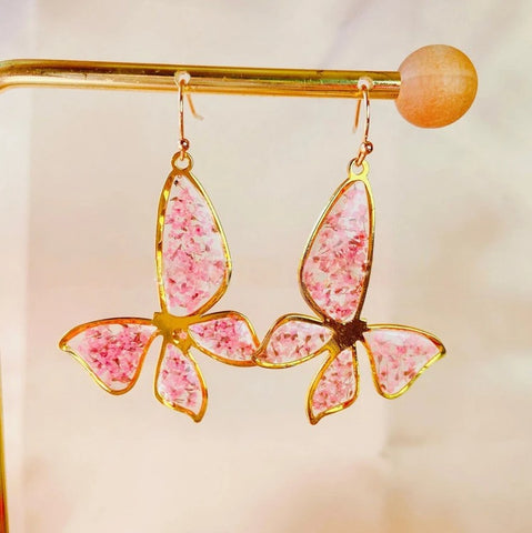 Golden Flutter Butterfly Resin Earrings with Pressed Pink Flowers