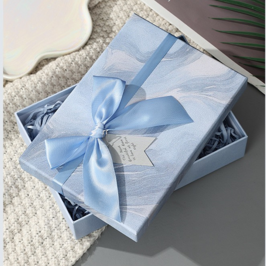 Watercolor Blue Bow Gift Box 800