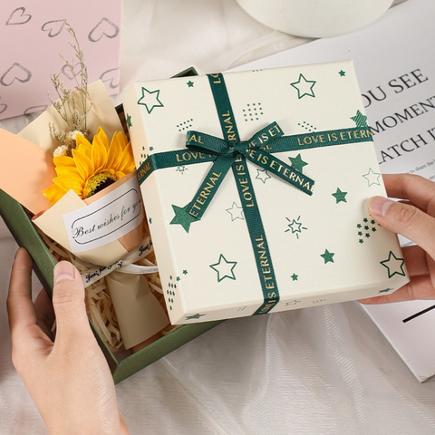 Eternal Love Heart Bow Gift Box – Romantic Packaging in Green, Red & Pink