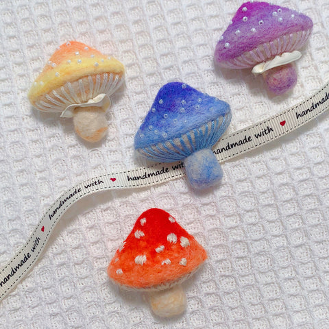 Handmade Cute Felt Mushroom Brooch Nature-Inspired Accessory Gift