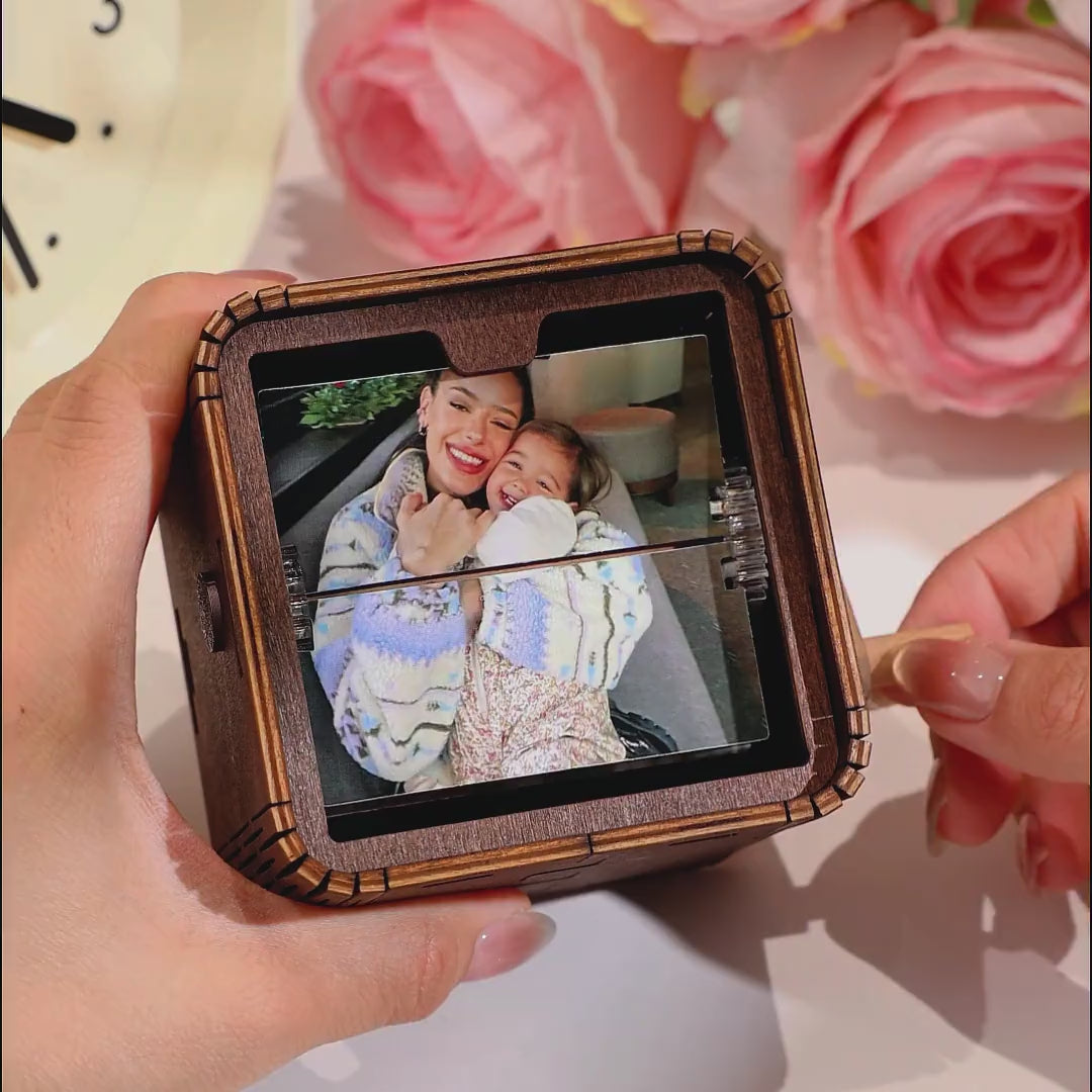 Custom Photo Flipbook Animation Frame – Hand-Cranked Music Light Box